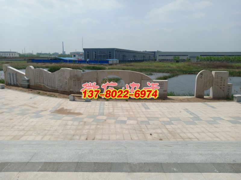 蘆葦湖景墻：半月臺四君子，長30米，高2